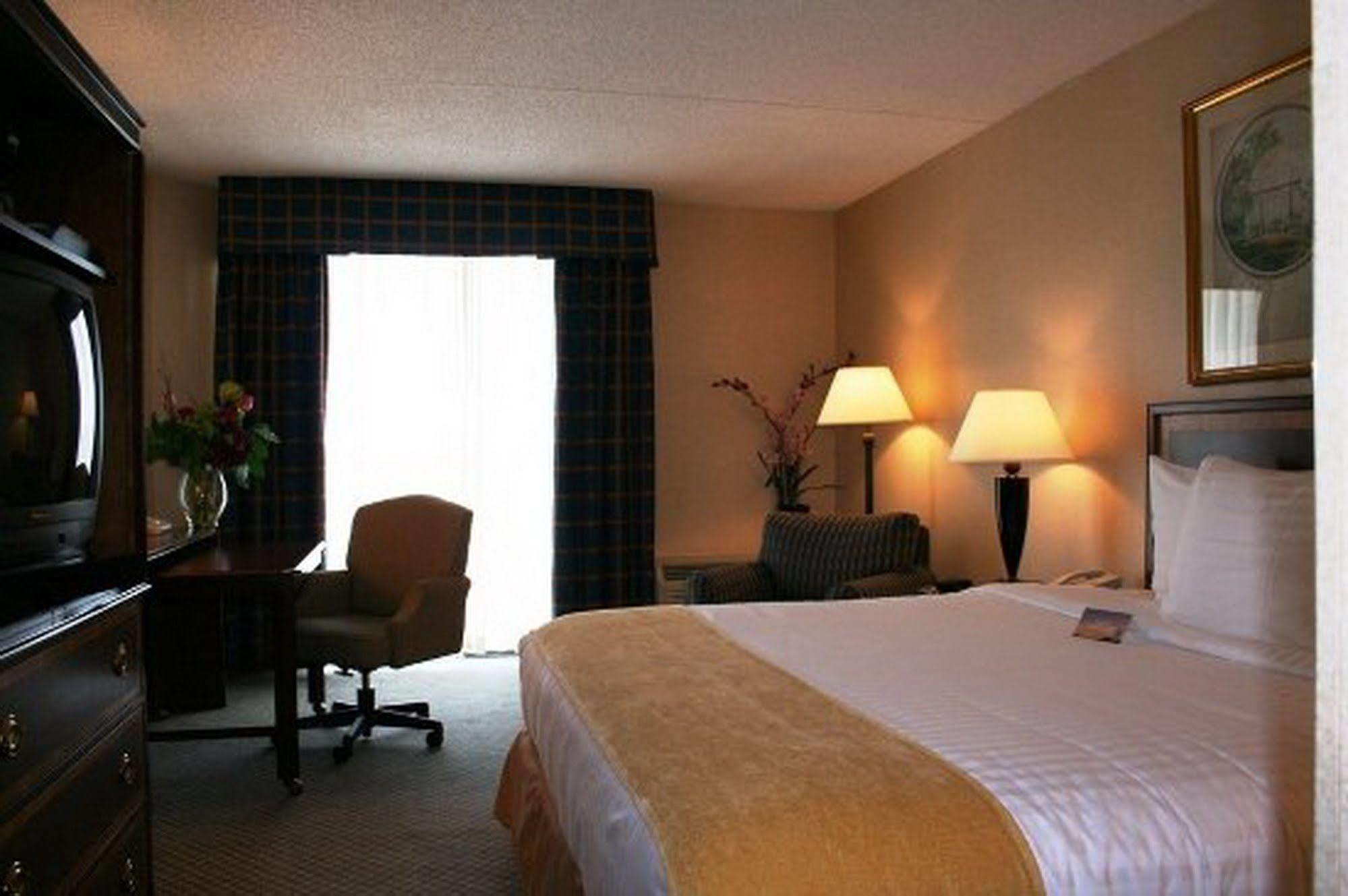 Magnuson Grand & Conference Center Somerset-Bridgewater Bilik gambar