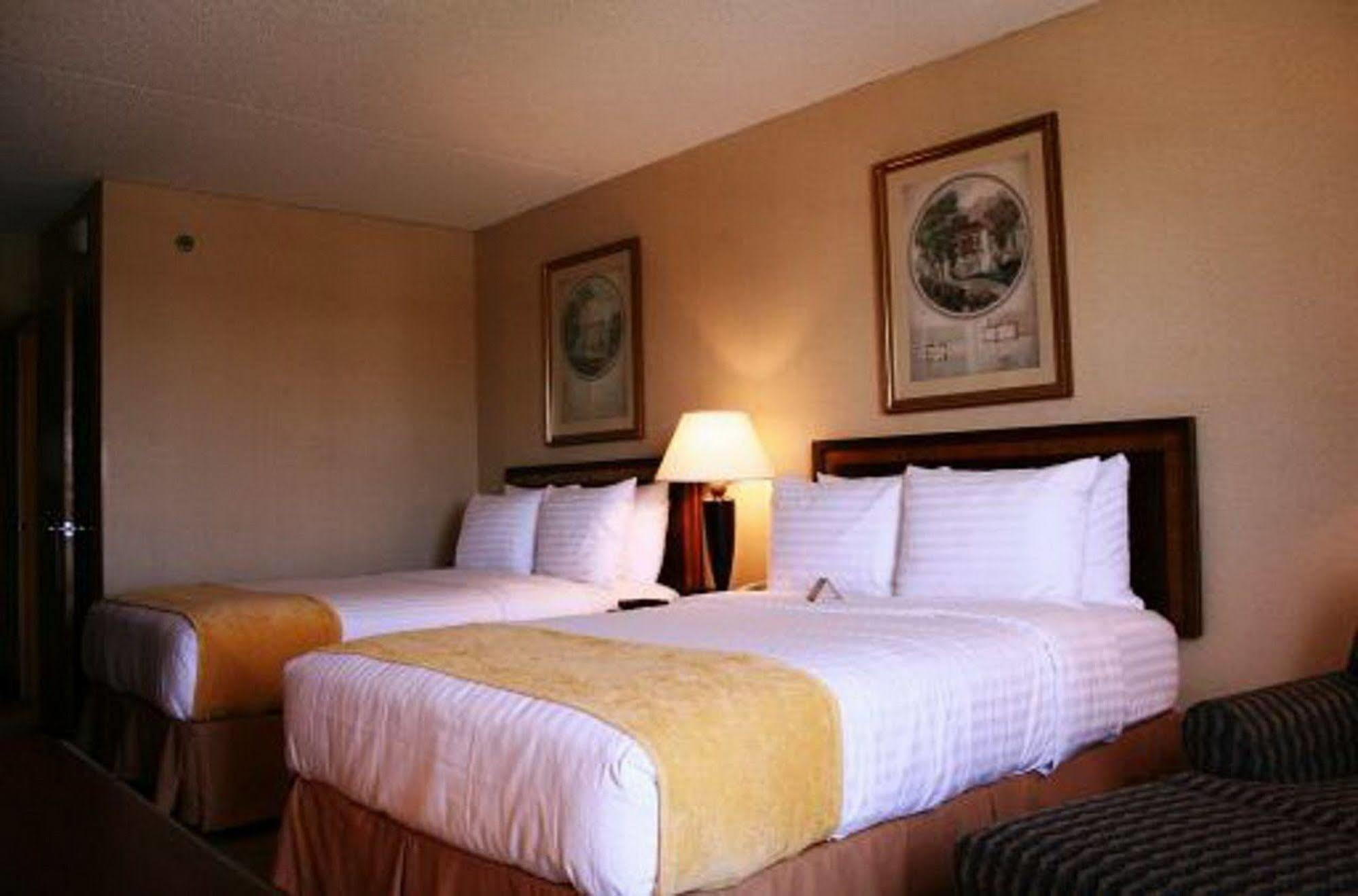 Magnuson Grand & Conference Center Somerset-Bridgewater Bilik gambar